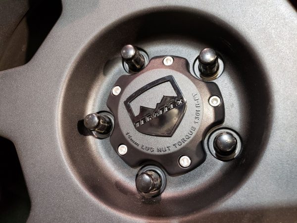 TotalZParts_Teraflex-Nomad-JL-JLU-JK-JKU-Off-Road-Wheel-Cast-Alloy_Metallic-Black-Titanium-Gray