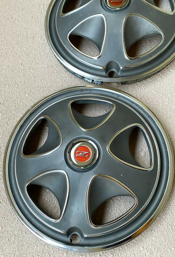TotalZParts_Datsun-240z-26-z-hubcaps-gray-2-metal-set_1972-1975-4