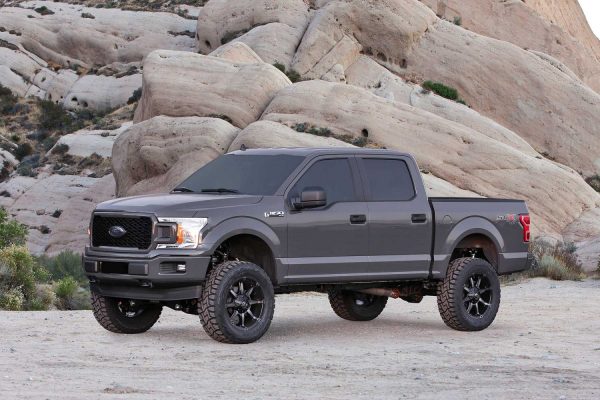 TotalZParts_Fabtech-performance-6-inch-performance-lift-system-2015-2020-F150-TRUCKS-DIRT-LOGIC_k2203dl-kit