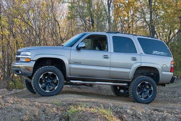 TotalZParts_Zone-Offroad-6-inch-lift-kit-GMC-Chevy-Suburban-Avalanched-Tahoe-Yukon-Installed_ZONC7N