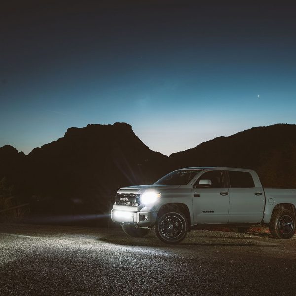 TotalZParts_RIGID-Industries-LED-SAE-Light-Bar-Trucks-Tundra-Front-Bumper_920413-20-inch-driving-night