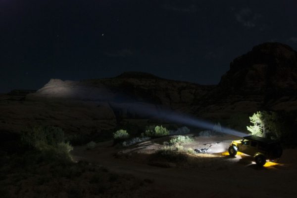 TotalZParts_Kc-Hilites-Overhead-Roof-Windshield-A-Pillar-LED-Light-Bar-Pro-6-kit-Jeep-Gladiator-Wrangler_91336-offroad-bright-installed
