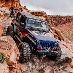 Superwinch® SX10SR 12V DC Winch 10,000 lb Synthetic Rope Superwinch® SX10SR 12V DC Winch 10,000 lb Synthetic Rope