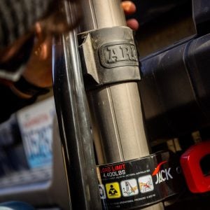 ARB® Hydraulic Recovery Jack 4409lb capacity 6061 Aluminum 21in Travel 1060001 ARB® Hydraulic Recovery Jack 4409lb capacity 6061 Aluminum 21in Travel 1060001